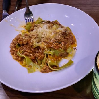 Nesso - Spinach fettuccine with bolognese sauce was good - Italian Near Me - Indianapolis, Indiana Nesso - Spinach fettuccine with bolognese sauce was good - Italian Near Me - Indianapolis, Indiana