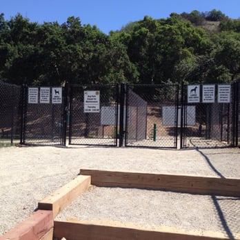 South Hills Dog Park - Entrance view (small dogs/large dogs) - Dog Parks Near Me - Glendora, California South Hills Dog Park - Entrance view (small dogs/large dogs) - Dog Parks Near Me - Glendora, California