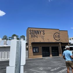 Sonny's BBQ - Front of restaurant