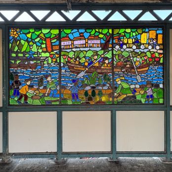 MTA - 174th Street Subway Station - 174th St Subway Station (2,5) - Daniel Del Valle "A Trip Up the Bronx River" 2004, Manhattan-bound Platform - Trains Near Me - Bronx, New York