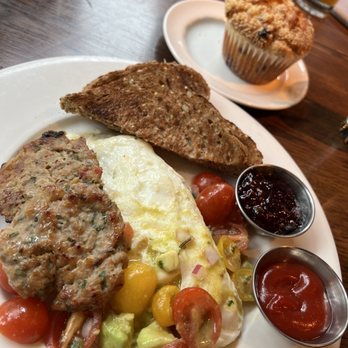 Beatrix - A Wonderful Egg White Omelet - New American Near Me - Chicago, Illinois