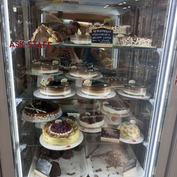 David - Display case with desserts - Ice Cream & Frozen Yogurt Near Me - Sorrento, NA