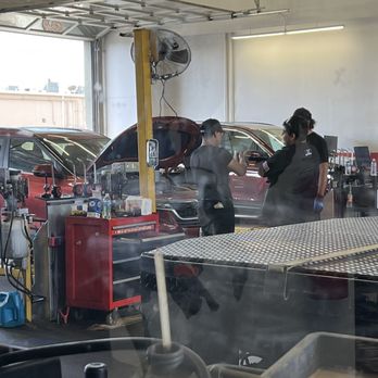 Valvoline Instant Oil Change - Oil Change Stations Near Me - Midland, Texas Valvoline Instant Oil Change - Oil Change Stations Near Me - Midland, Texas