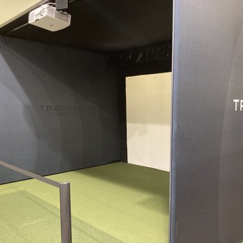 Golf Galaxy - Indoor Trackman - Sports Wear Near Me - PORTLAND, Oregon