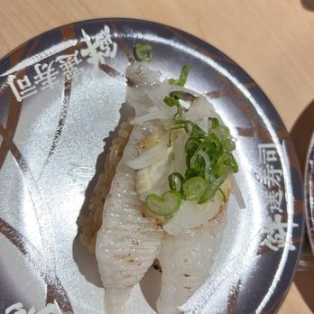 Waka Sakura - Conveyor Belt Sushi Near Me - Gardena, California