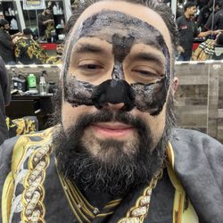 Punjabi Unisex Barber Shop - Exfoliating blackhead removal