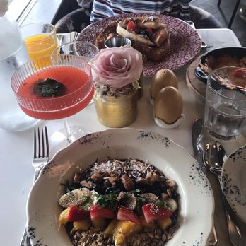 Little Hen - Strawberry chamomile mocktail and Acai bowl - Breakfast & Brunch Near Me - Weston, Florida Little Hen - Strawberry chamomile mocktail and Acai bowl - Breakfast & Brunch Near Me - Weston, Florida