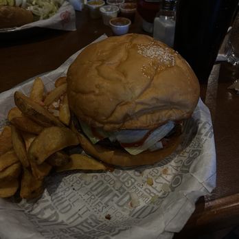Fuddruckers - Hamburger - Burgers Near Me - Succasunna, New Jersey