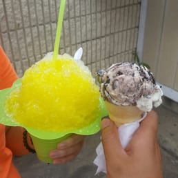 Panda paw and banana coconut shaved ice Panda paw and banana coconut shaved ice