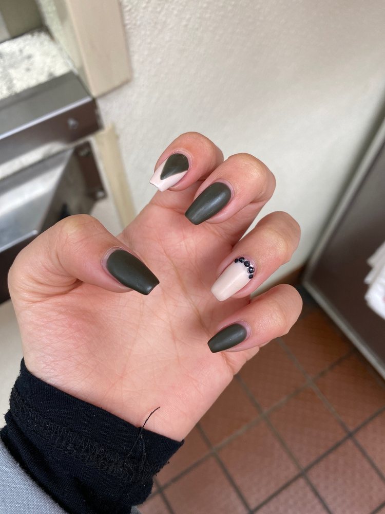 KMZ NAILS & SPA 283 Photos & 70 Reviews 909 E Auburn Rd, Rochester