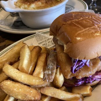 Sláinte - Fish sandwich, mac n cheese - Irish Pub Near Me - Oakland, California