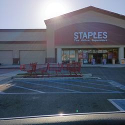 Staples - Entrance from the parking lot