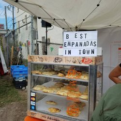 The Miami Flea - Fufi had vegan empanadas.