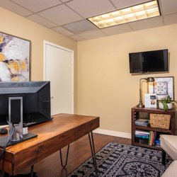 Chad Silvertooth DDS - Consult room