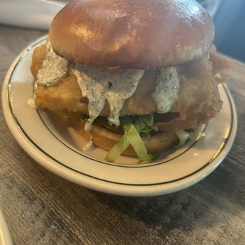 Scout & Scholar Brewing - Fish sandwich with DILL tarter - Brewpubs Near Me - Bardstown, Kentucky