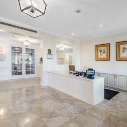 Tequesta Terrace - Concierge Desk