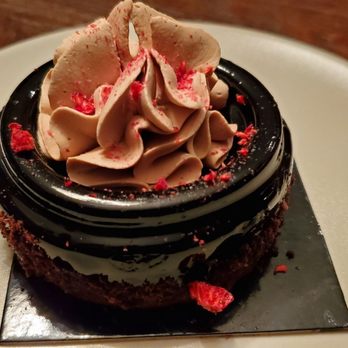 Délice Macarons - Desserts Near Me - Cranford, New Jersey