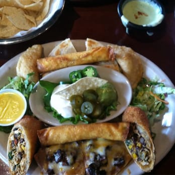 Gringo's Mexican Kitchen - Sampler plate - Tex-Mex Near Me - Stafford, Texas