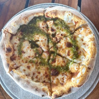 El Deck - Margherita Pizza - Food Trucks Near Me - Cancún, ROO