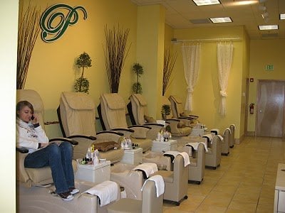 Nova Nails Logo