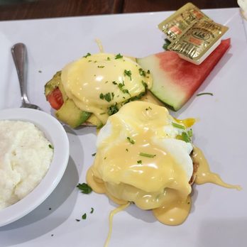 Eggs-Cetera Cafe - Avocado eggs benedict - American Near Me - Lake Worth, Florida Eggs-Cetera Cafe - Avocado eggs benedict - American Near Me - Lake Worth, Florida