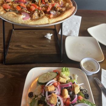 Farrelli's Pizza - Forgot the name of this chicken pizza - Pizza Near Me - Silverdale, Washington Farrelli's Pizza - Forgot the name of this chicken pizza - Pizza Near Me - Silverdale, Washington