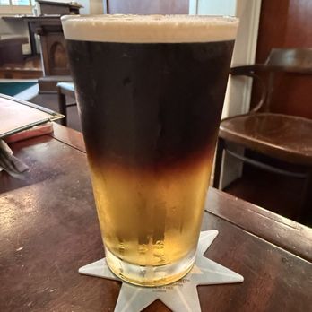 Murphy's Bar & Grill - Snakebite (Guiness with Hard Cider) - Irish Pub Near Me - Honolulu, Hawaii