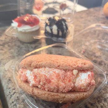 mix ‘n Sweetz Bakury - Strawberry Crunch Cheesecake Cookie Sandwich - Bakeries Near Me - Waldorf, Maryland mix ‘n Sweetz Bakury - Strawberry Crunch Cheesecake Cookie Sandwich - Bakeries Near Me - Waldorf, Maryland