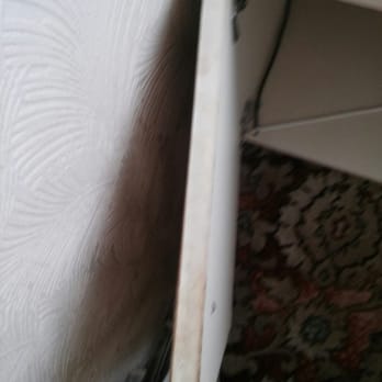 Oak Villa Hotel - Dirty skirting boards and carpet - Hotels Near Me - Leeds, XWY