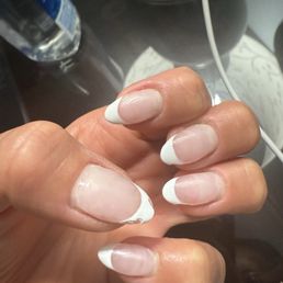Bubbling -- obvious nail growth doesn't look filled-- way too thick of a white -- chipping next day. Bubbling -- obvious nail growth doesn't look filled-- way too thick of a white -- chipping next day.