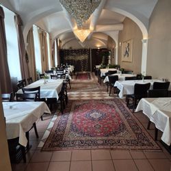 Cafe Restaurant Caspian - The main hall