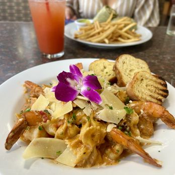 Vees Cafe - Vees Butterfly Pasta - Cafes Near Me - Los Angeles, California