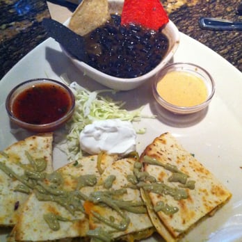 BJ's Restaurant & Brewhouse - Chicken Quesadilla Lunch Special - Pizza Near Me - Austin, Texas