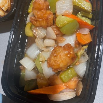 Yang Chow 2.0 - Sweet and sour chicken - Chinese Near Me - Long Beach, California Yang Chow 2.0 - Sweet and sour chicken - Chinese Near Me - Long Beach, California