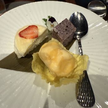 Baron's Sino Kitchen & Bar - some desserts, including mango ice cream, red bean cake, and mochi ice cream, I was so happy!! - Chinese Near Me - Bellevue, Washington Baron's Sino Kitchen & Bar - some desserts, including mango ice cream, red bean cake, and mochi ice cream, I was so happy!! - Chinese Near Me - Bellevue, Washington