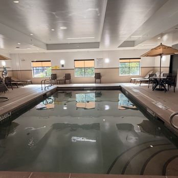 Comfort Inn & Suites - Pool - Hotels Near Me - Pittsburgh, Pennsylvania Comfort Inn & Suites - Pool - Hotels Near Me - Pittsburgh, Pennsylvania
