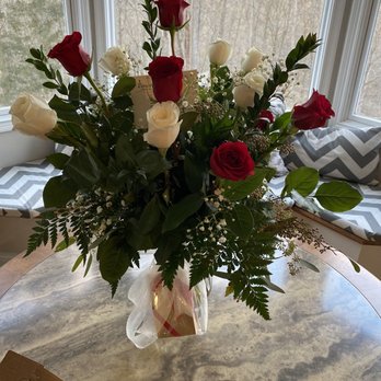 Amelia Florist and Gifts - What I pod $180 for vs what I got. Is this a joke? - Florists Near Me - Amelia, Ohio