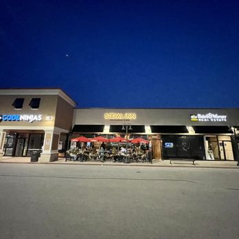 Social Inn - Located in a strip mall (Plaza del Prado) - Cocktail Bars Near Me - Glenview, Illinois