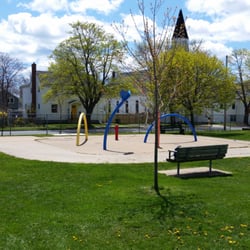 Isleville Park - Sash pad or spray park.