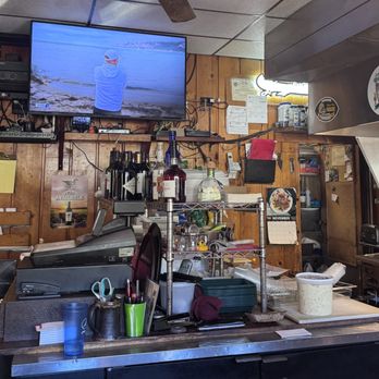 Oakcrest Tavern - View of the bar - American Near Me - Madison, Wisconsin
