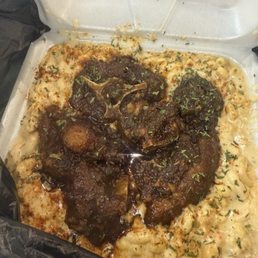 Oxtails/Lobster Mac & cheese Oxtails/Lobster Mac & cheese