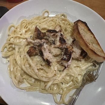 82 Degrees - Chicken Alfredo - Seafood Near Me - St. Pete Beach, Florida