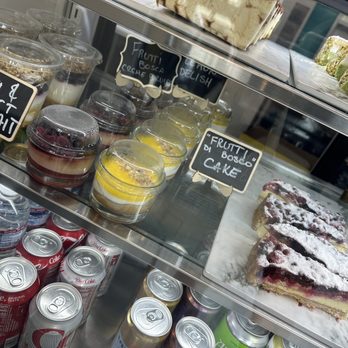 Divo Diva - Dessert case - Cafes Near Me - San Diego, California