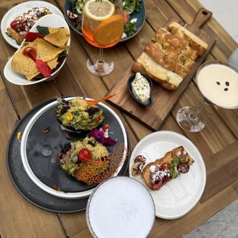 Squires Gastro Pub - Appetizers - Sports Bars Near Me - Burlington, Ontario