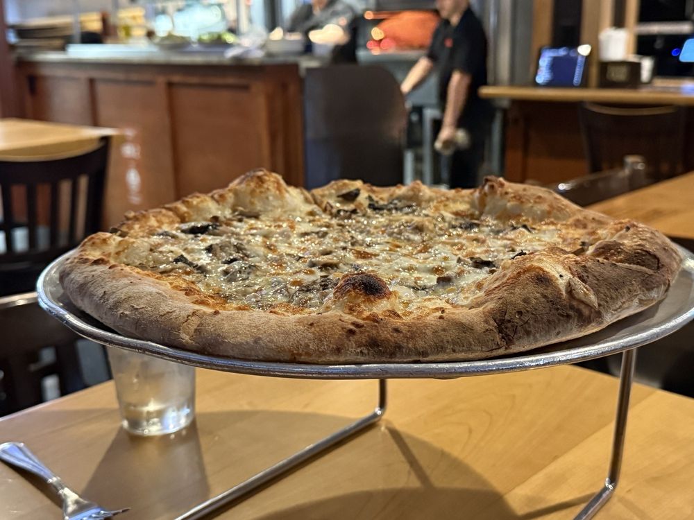 Food from Roma's Old Town Wood-Fired Pizzeria