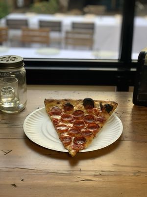 F&F Pizzeria by null