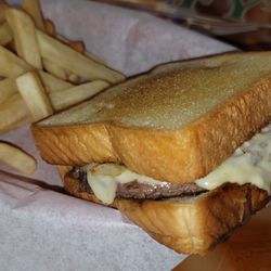 Beefy's On The Green - Excellent patty melt.