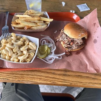 The Bearded Pig - BBQ sandwich fries and macaroni n cheese - Barbeque Near Me - Jacksonville, Florida The Bearded Pig - BBQ sandwich fries and macaroni n cheese - Barbeque Near Me - Jacksonville, Florida