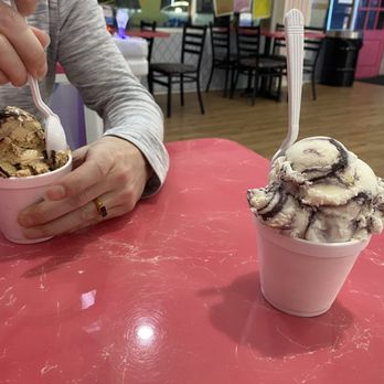 The Big Scoop - Ice Cream & Frozen Yogurt Near Me - Williamsburg, Virginia