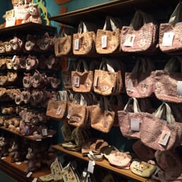 ガッレリーア ディズニー Souvenir Shops 浦安市舞浜1 1 浦安市 千葉県 Japan Yelp